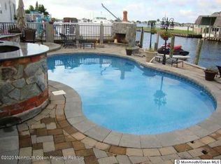 11 Mermaid Rd, Toms River, NJ 08753
