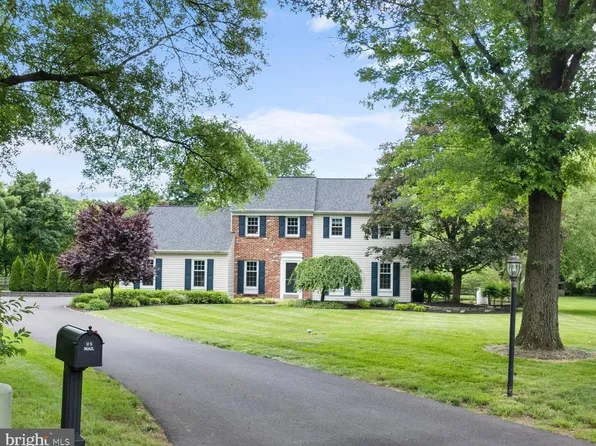 102 Flint Dr, Harleysville, PA 19438