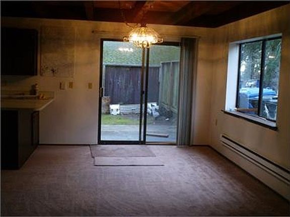 4th image of 660 SW Harrier Cir APT 4