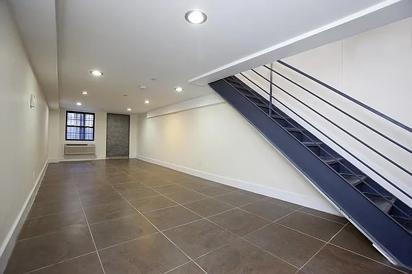 Sold by Iconik | media 3