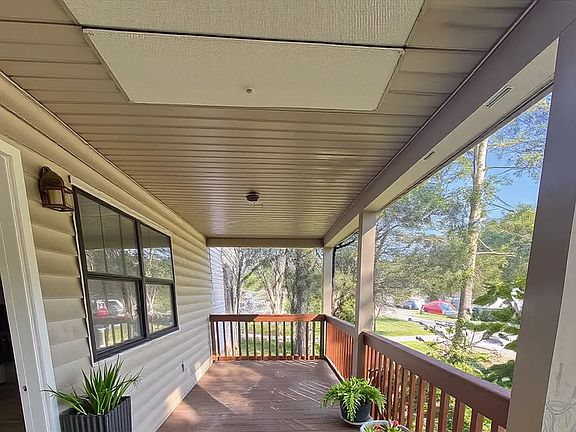 2nd image of 2020 Somerset Dr Unit 2A