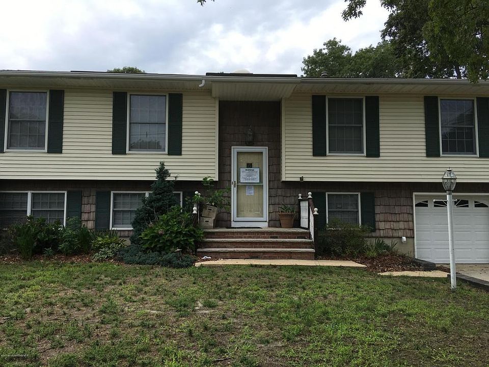1st image of 108 Leaf Ln