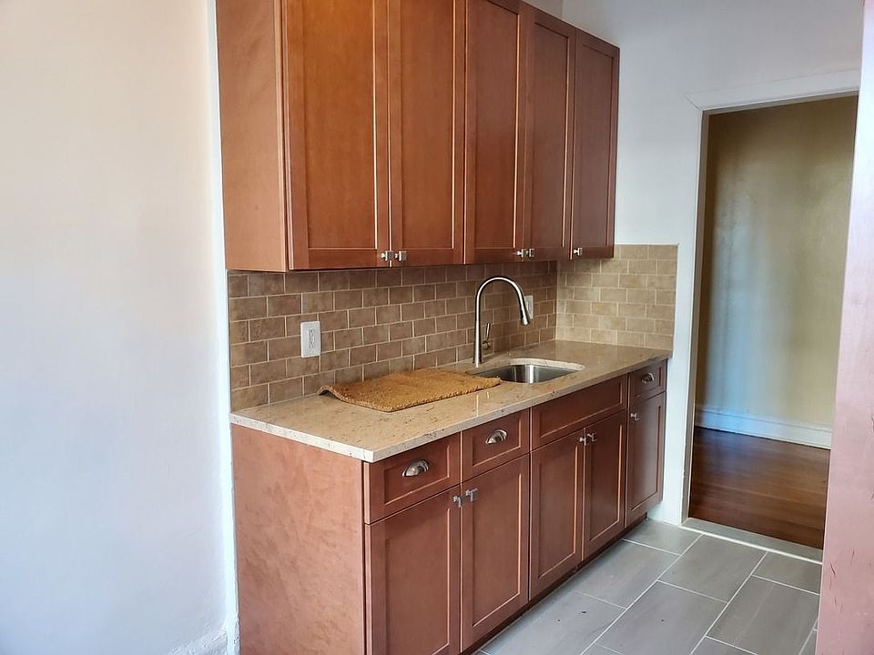 1st image of 520 Lincoln Pl APT 3F