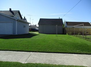 1402 S 20th St, Manitowoc, WI 54220