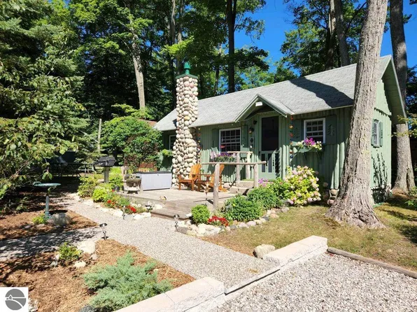 431 S Shabwasung St, Northport, MI 49670