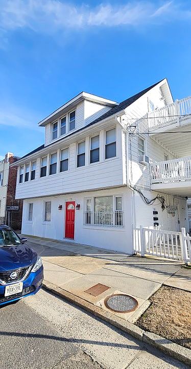1st image of 518 Magellan Ave Unit 1