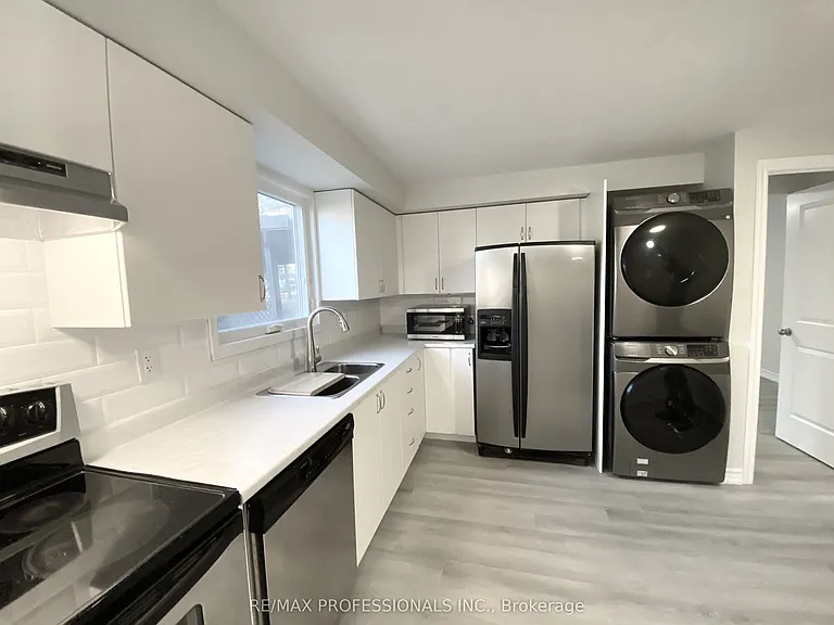 77 Roseneath Cres #UPPER — Photo 6