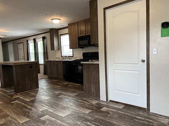 3rd image of 301 Tamarack Blvd #301