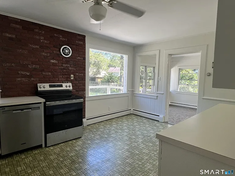 21 Pearl St — Photo 4