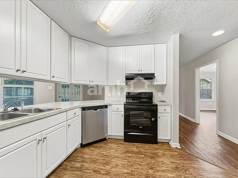 26 Heritage Way — Photo 4