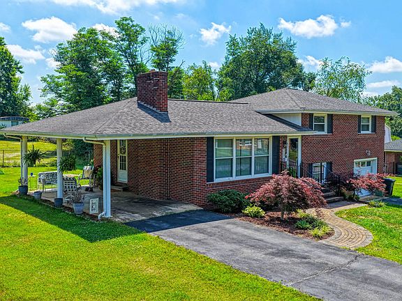 2nd image of 213 Darlington Dr