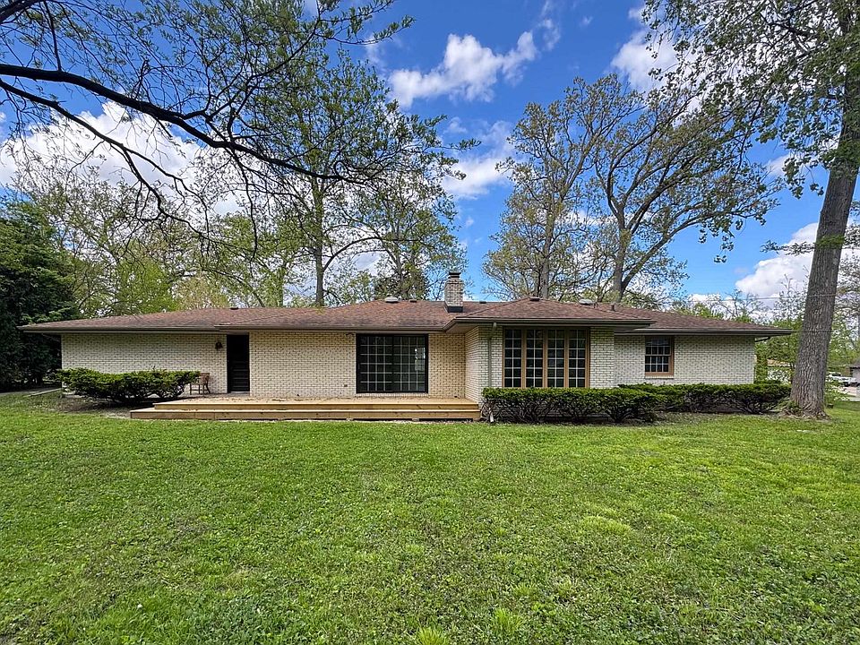 7607 Larwinn Dr, Rockford, IL 61107 | Zillow
