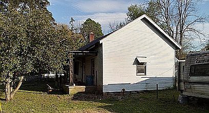 3rd image of 130 Jackson St