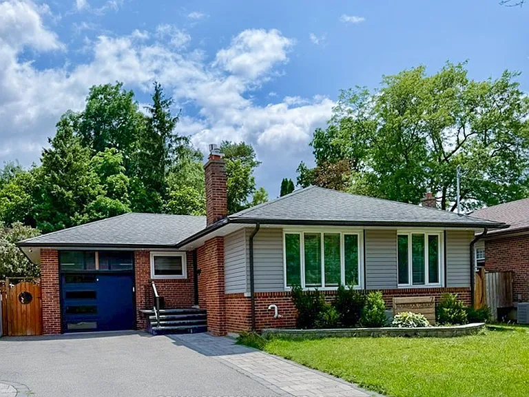 7 Sedgebrook Cres #LOWER — Photo 1