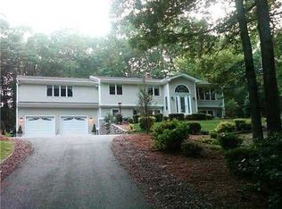 46 Williams Rd, Smithfield, RI 02917