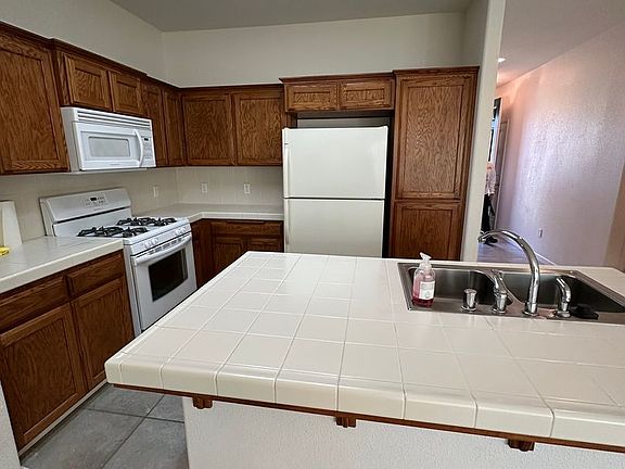 4th image of 2071 W Rio Hondo Cir