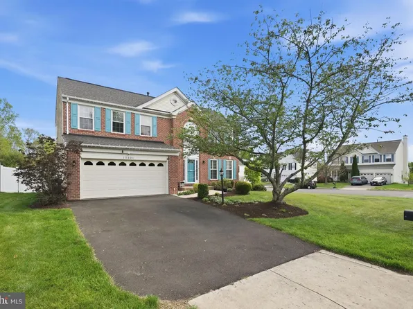 15501 Ambergate Dr, Woodbridge, VA 22193