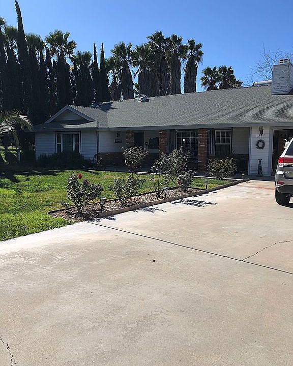 Main front ranch home