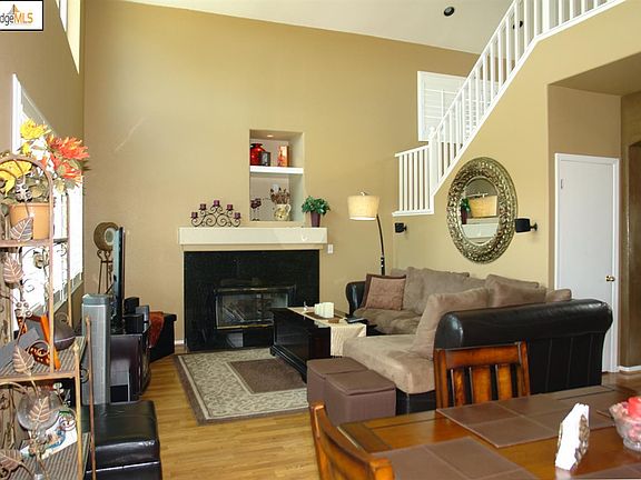 4th image of 4075 Regatta Dr