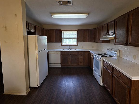 4th image of 128 Homer Cir