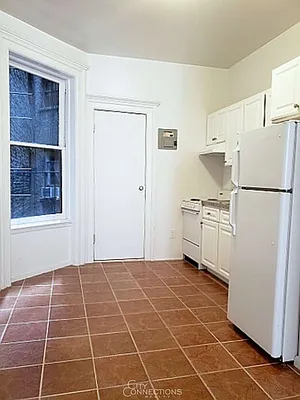 Rented by City Connections Realty | media 15