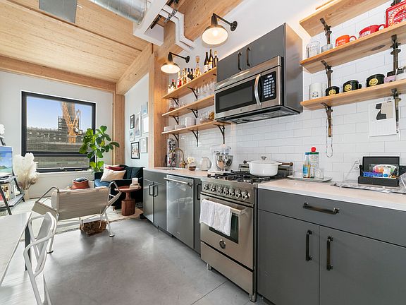 4th image of 360 Wythe Ave #508