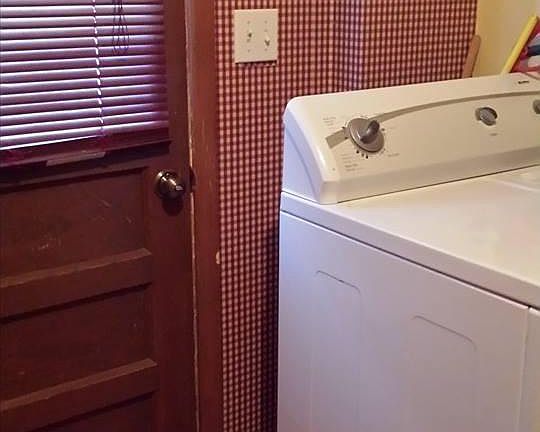 3rd image of 409 NE 13th St