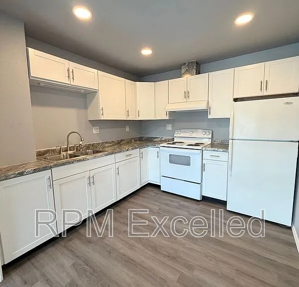 717 W Stewart #C — Photo 9
