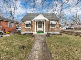 936 92nd St, Niagara Falls, NY 14304