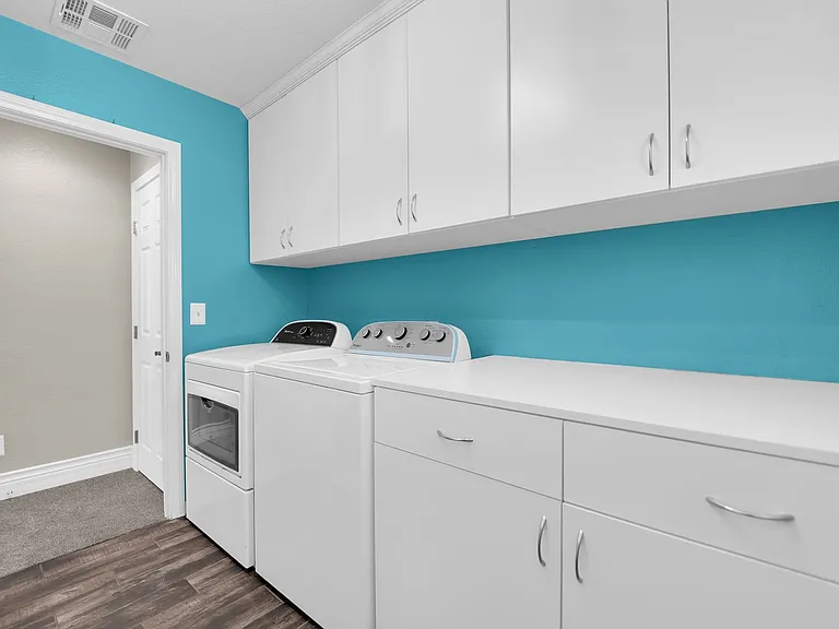 646 Monument Point St — Photo 24
