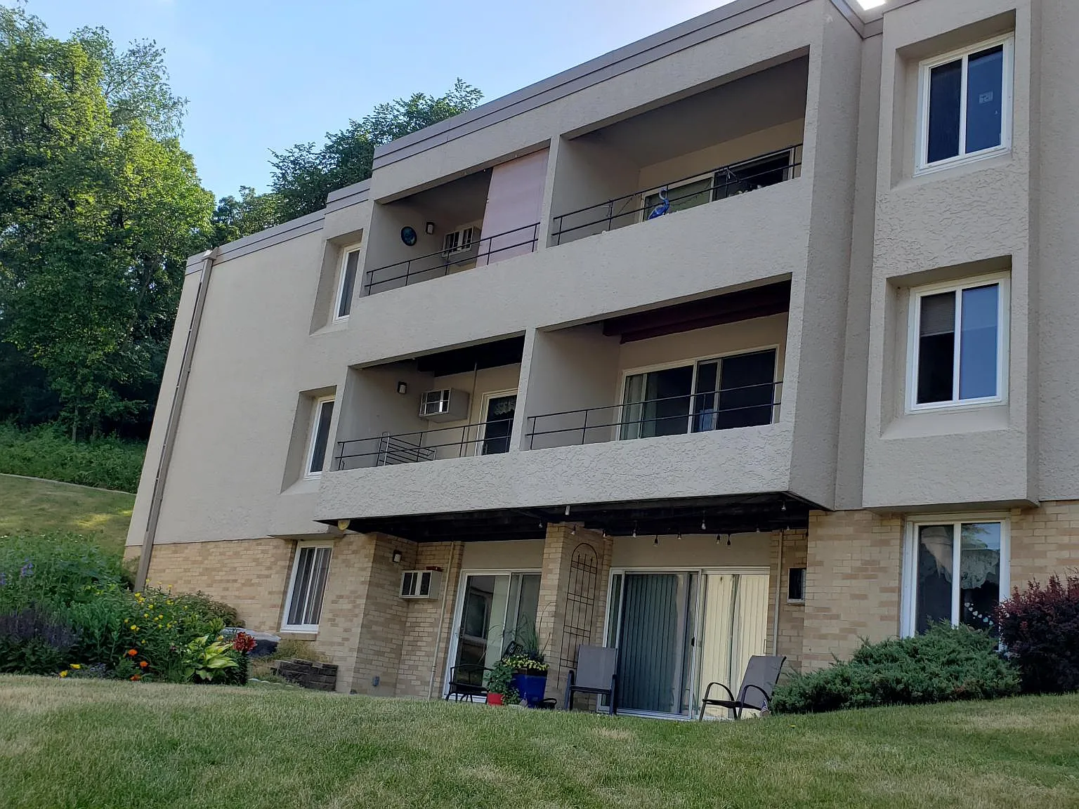 366 Elton Hills Dr NW — Photo 2