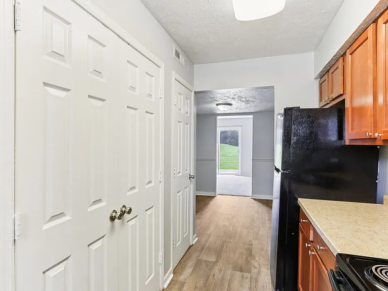 Castleton Manor Apartments — Photo 54