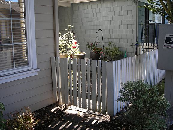 4th image of 17146 SE 23rd Dr Unit 13