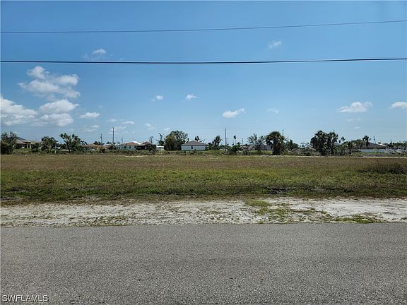 5th image of 2540 NW 6th Ter