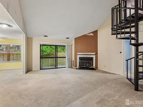 4th image of 2104 Bayhead Dr