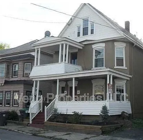 61 S Main St #2 Photo 1
