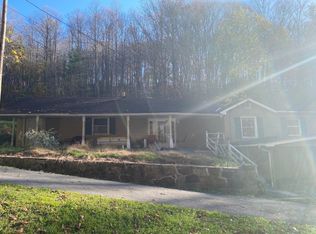 232 Hawken Dr, Bluefield, VA 24605
