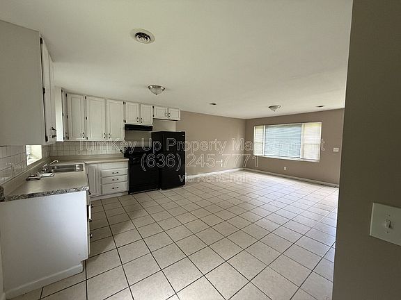 5th image of 1202 Laredo Ave