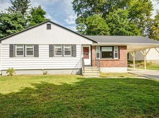 10 Seminole Dr, Worcester, MA 01603