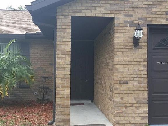 3rd image of 1832 Villa Dr