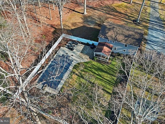 3rd image of 1410 Bennett Point Rd