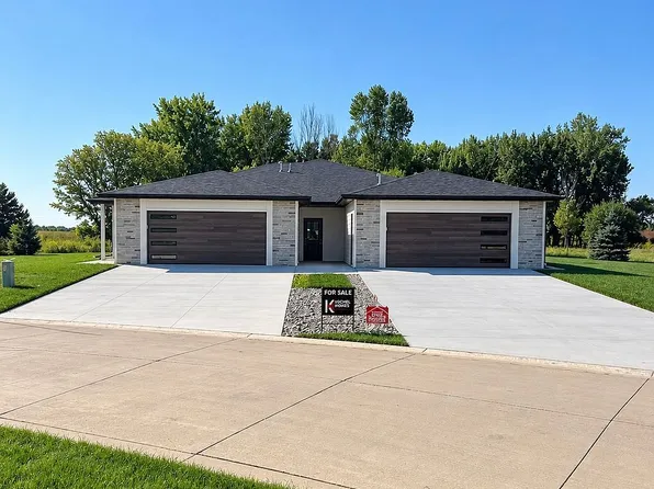 3310 Ponderosa Ct, Spirit Lake, IA 51360