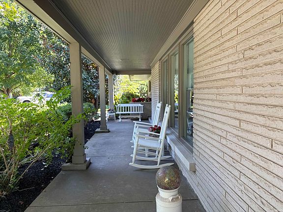 3rd image of 931 S Colony Rd