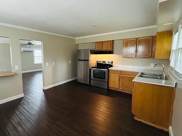 210 Park Ave #B — Photo 11