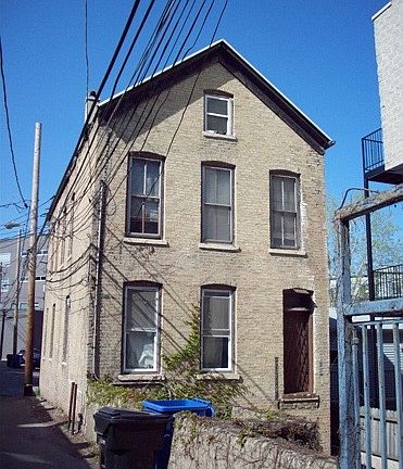 5th image of 946 W Concord Pl