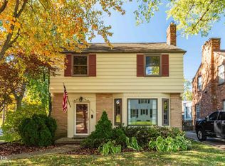 201 McMillan Rd, Grosse Pointe Farms, MI 48236