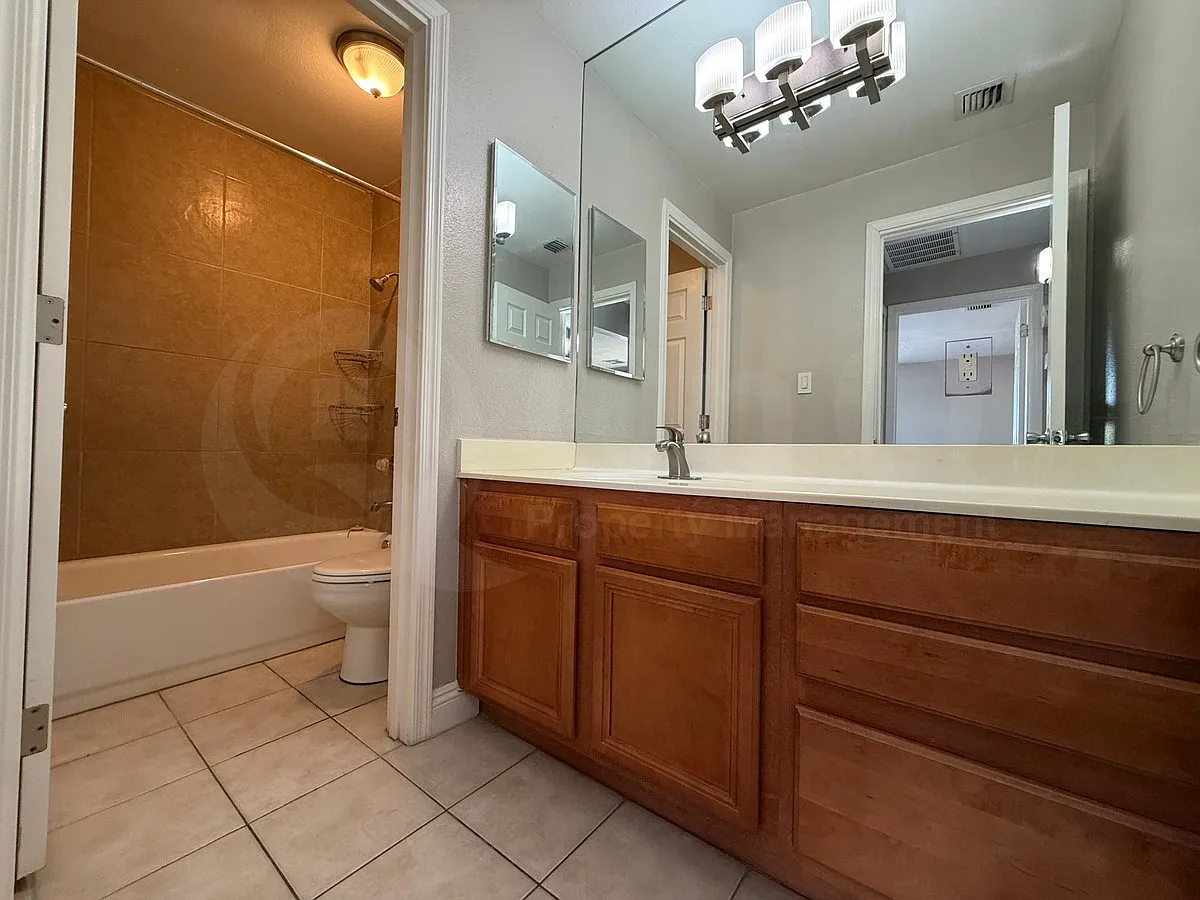 1 bed, 1.0 bath, 790 sqft, $1,399 — Photo 4