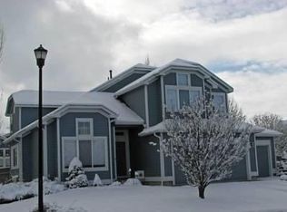 4075 Hawthorne Cir, Longmont, CO 80503