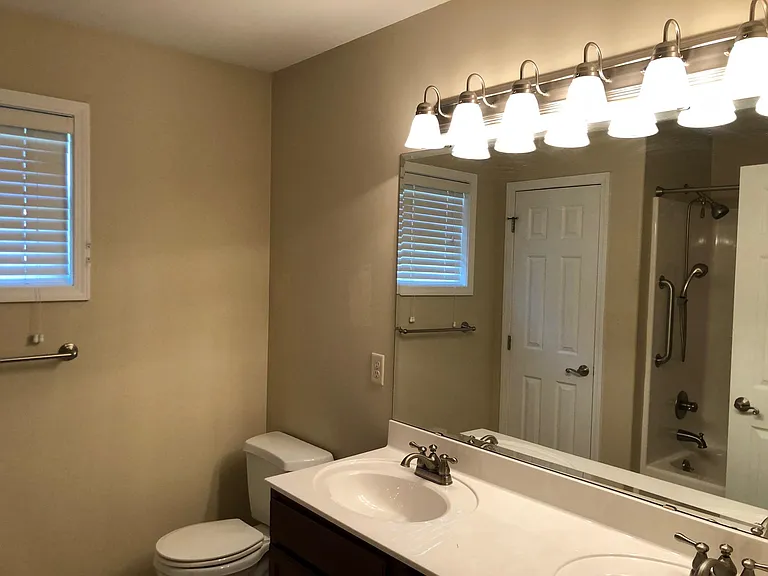 407 Jesse Ln — Photo 8