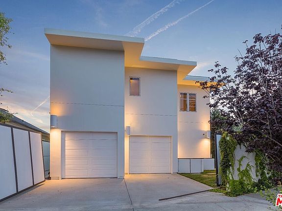 3rd image of 658 Santa Clara Ave